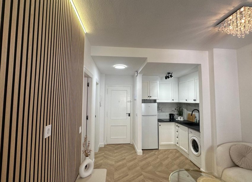 Resale - Apartment - Torrevieja - Centro