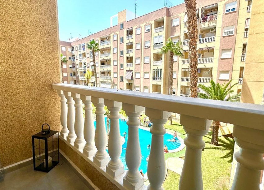 Resale - Apartment - Torrevieja - Centro