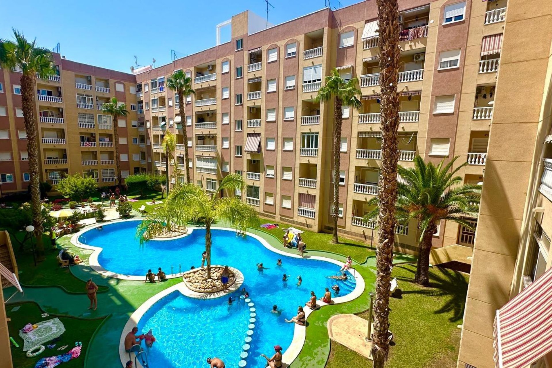 Resale - Apartment - Torrevieja - Centro