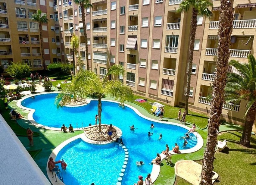 Resale - Apartment - Torrevieja - Centro