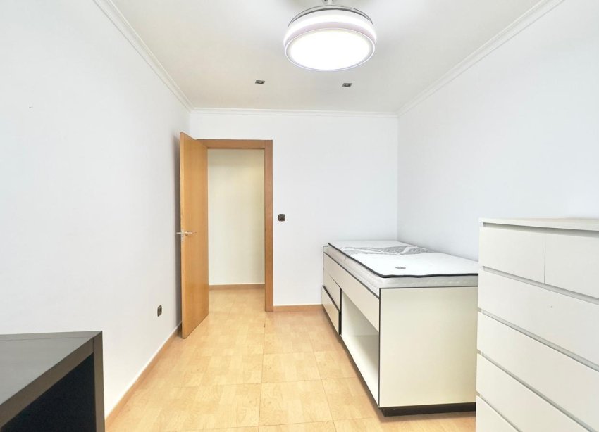 Resale - Apartment - Torrevieja - Centro