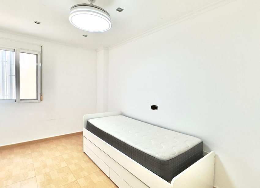 Resale - Apartment - Torrevieja - Centro