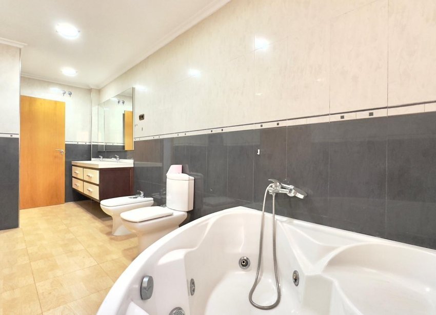 Resale - Apartment - Torrevieja - Centro