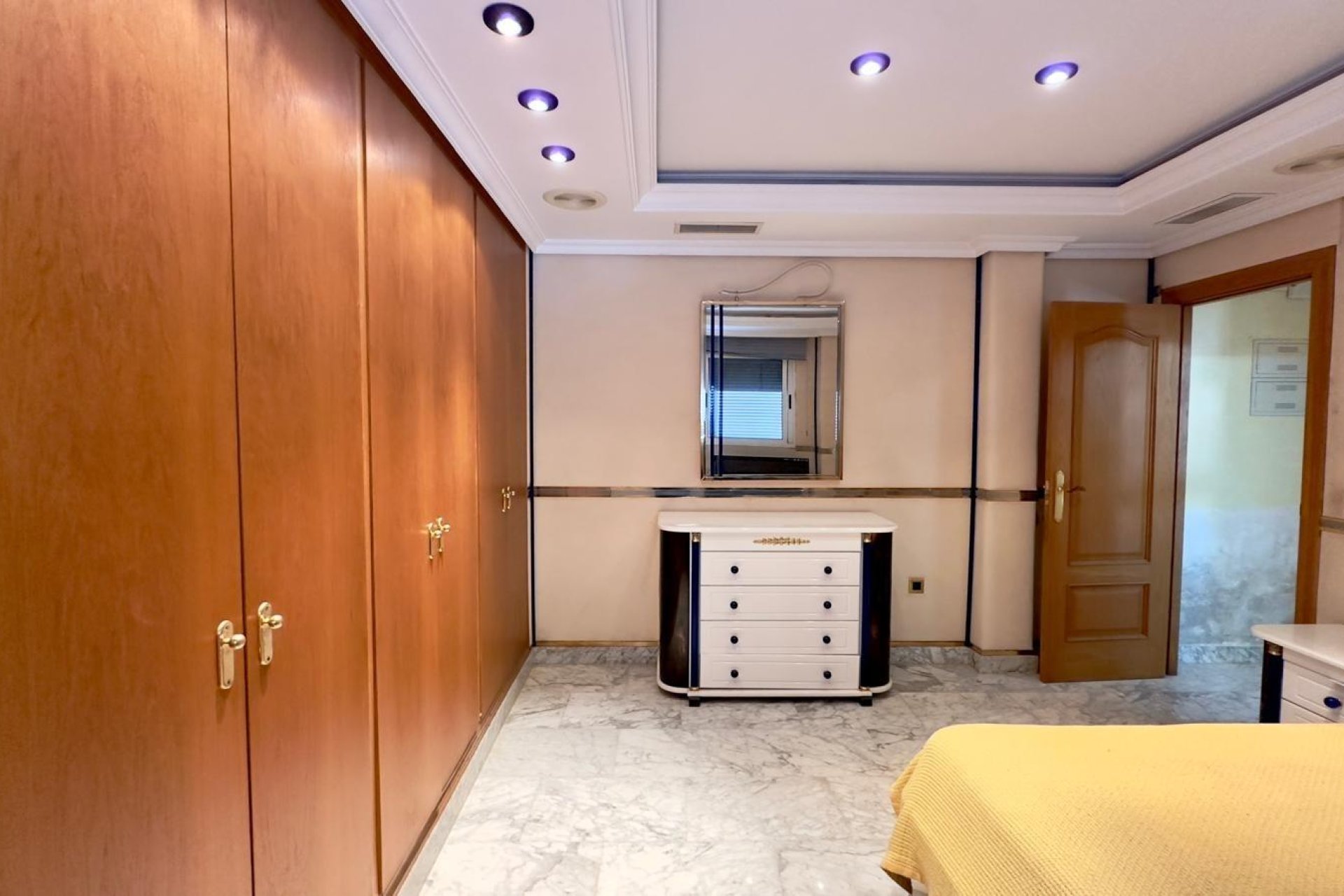 Resale - Apartment - Torrevieja - Centro