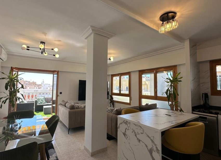 Resale - Apartment - Torrevieja - Centro