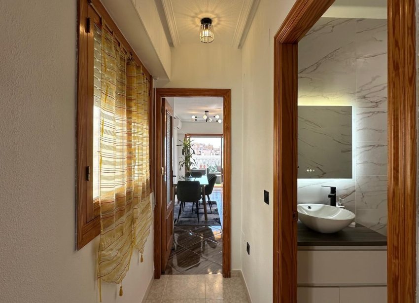 Resale - Apartment - Torrevieja - Centro