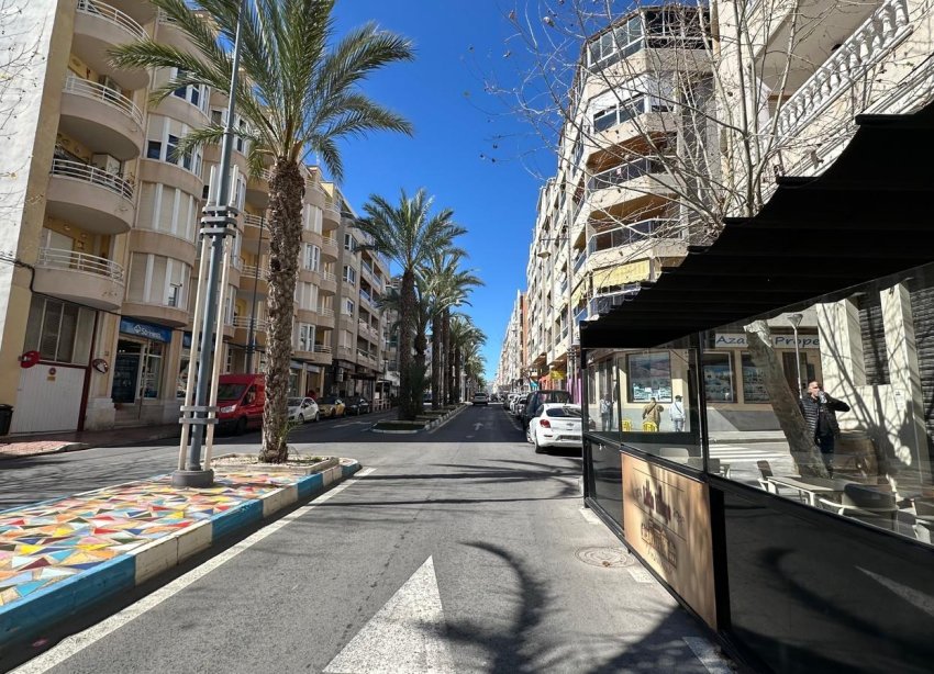 Resale - Apartment - Torrevieja - Centro