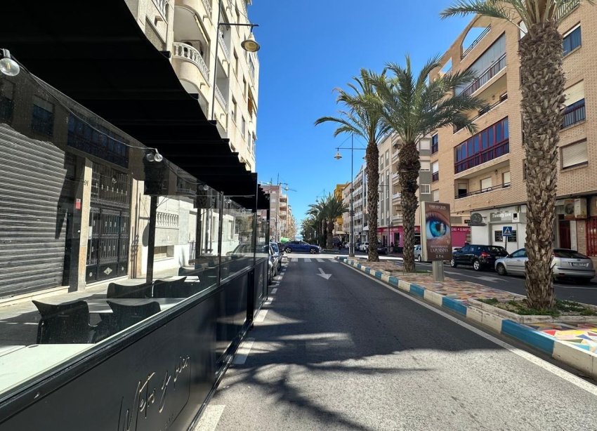 Resale - Apartment - Torrevieja - Centro
