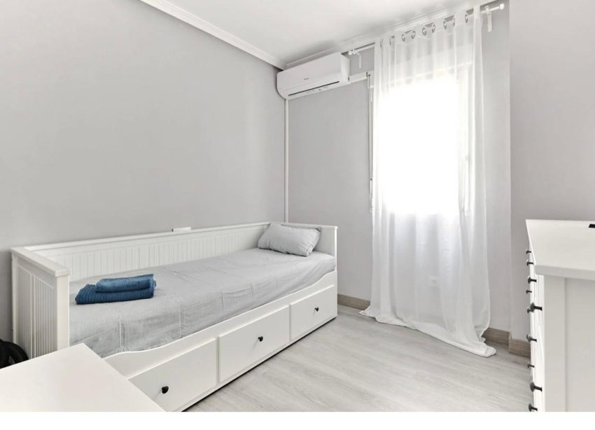 Resale - Apartment - Torrevieja - Centro