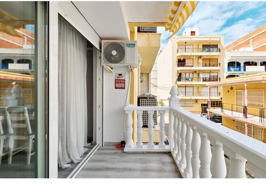 Resale - Apartment - Torrevieja - Centro