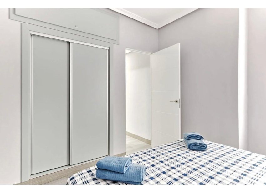 Resale - Apartment - Torrevieja - Centro
