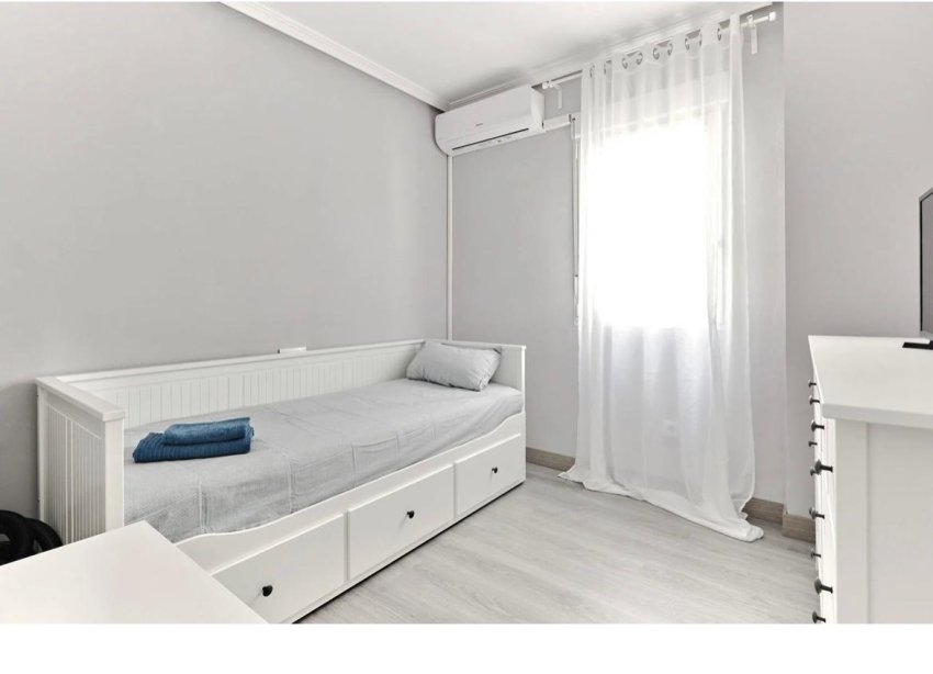 Resale - Apartment - Torrevieja - Centro