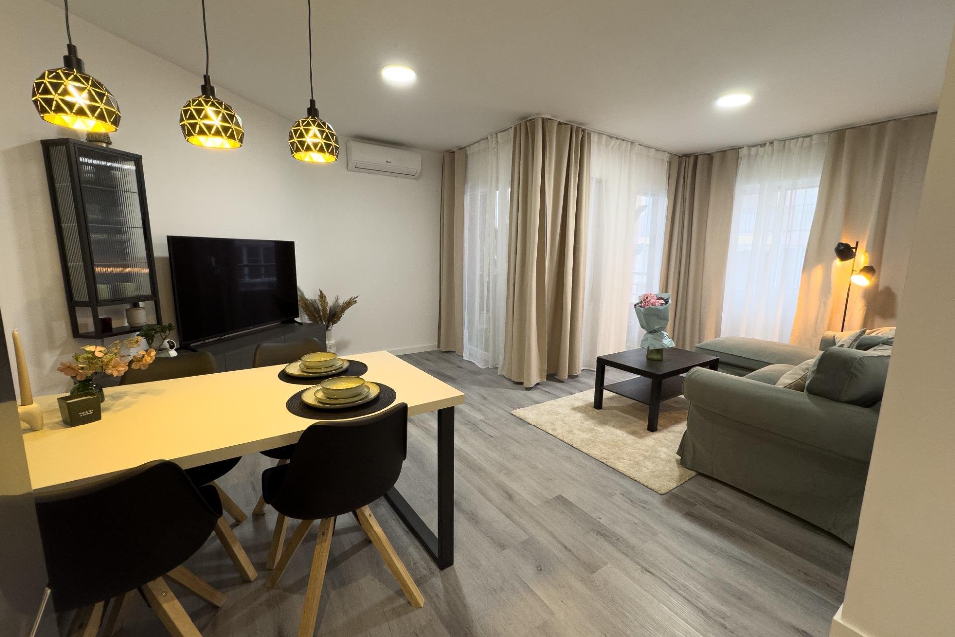 Resale - Apartment - Torrevieja - Centro