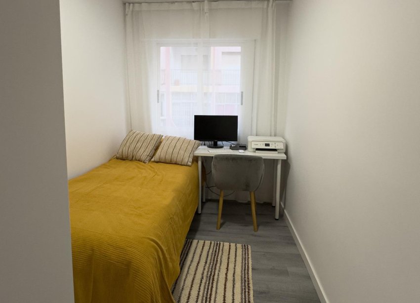 Resale - Apartment - Torrevieja - Centro