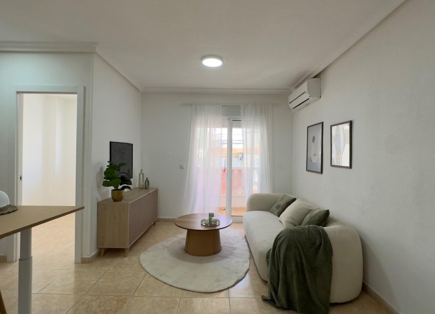 Resale - Apartment - Torrevieja - Centro