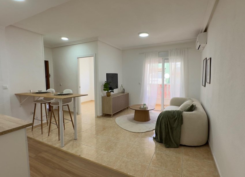 Resale - Apartment - Torrevieja - Centro