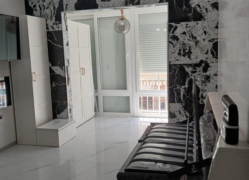 Resale - Apartment - Torrevieja - Centro