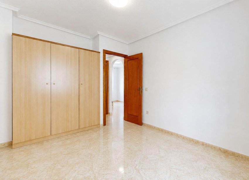 Resale - Apartment - Torrevieja - Centro