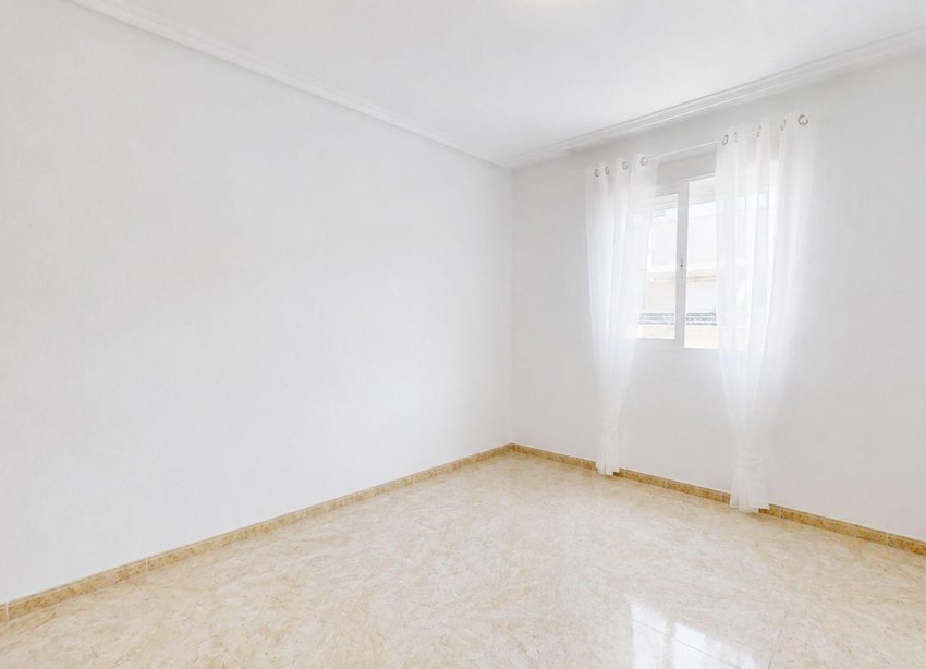 Resale - Apartment - Torrevieja - Centro