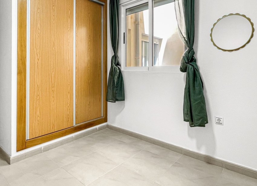 Resale - Apartment - Torrevieja - El Acequión - Los Náufragos