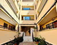 Resale - Apartment - Torrevieja - El Chaparral