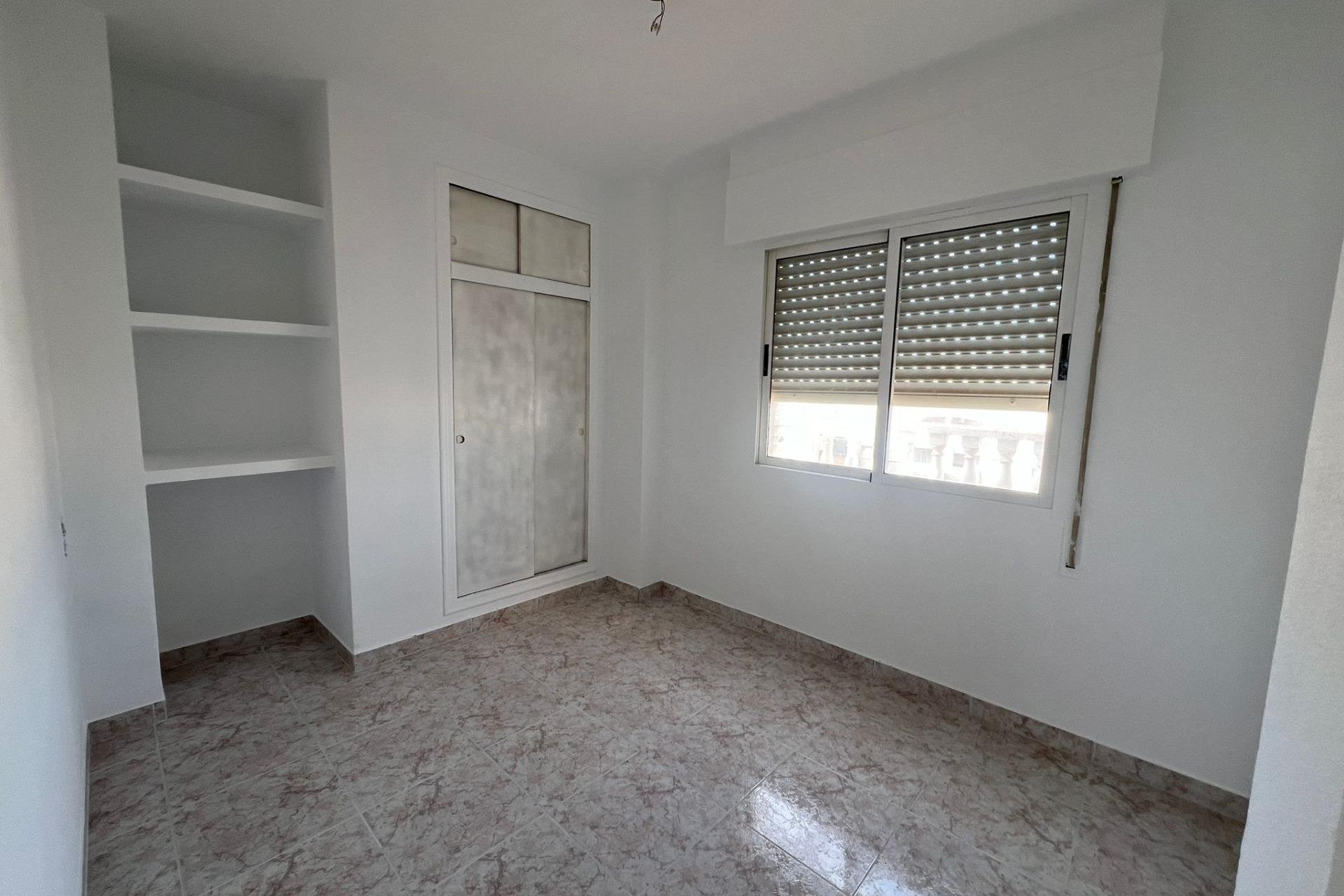 Resale - Apartment - Torrevieja - Estacion de autobuses