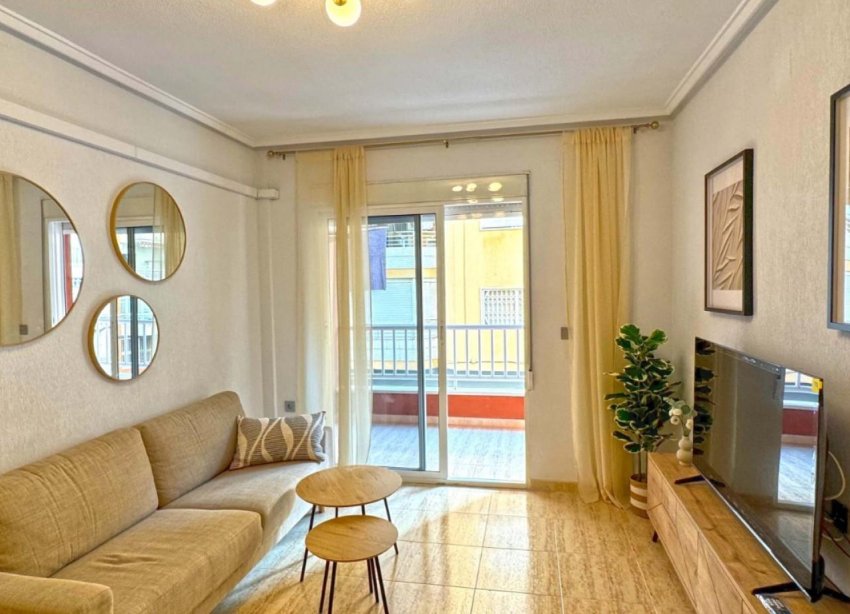 Resale - Apartment - Torrevieja - Estacion de autobuses