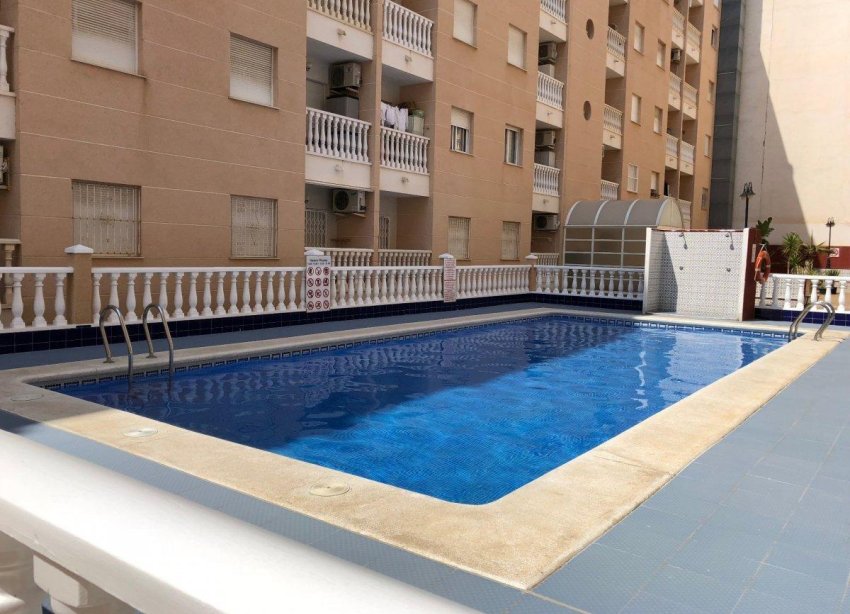 Resale - Apartment - Torrevieja - Estacion de autobuses