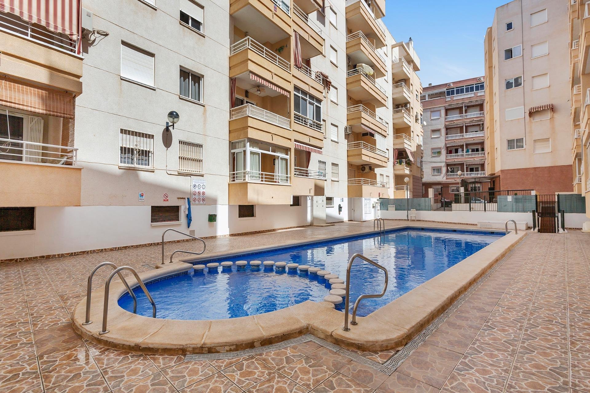 Resale - Apartment - Torrevieja - Estacion de autobuses