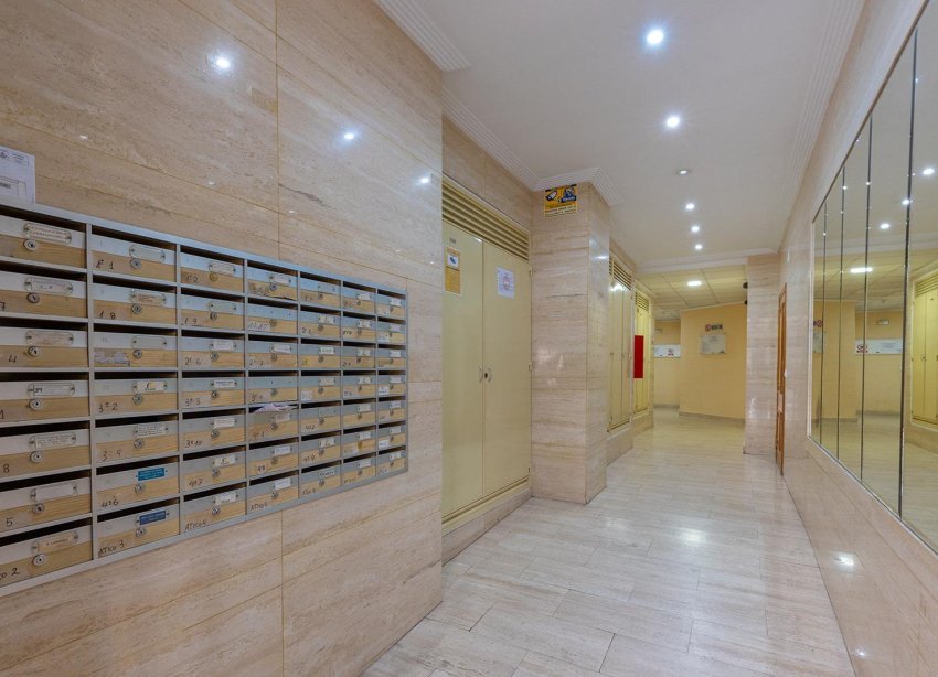 Resale - Apartment - Torrevieja - Estacion de autobuses