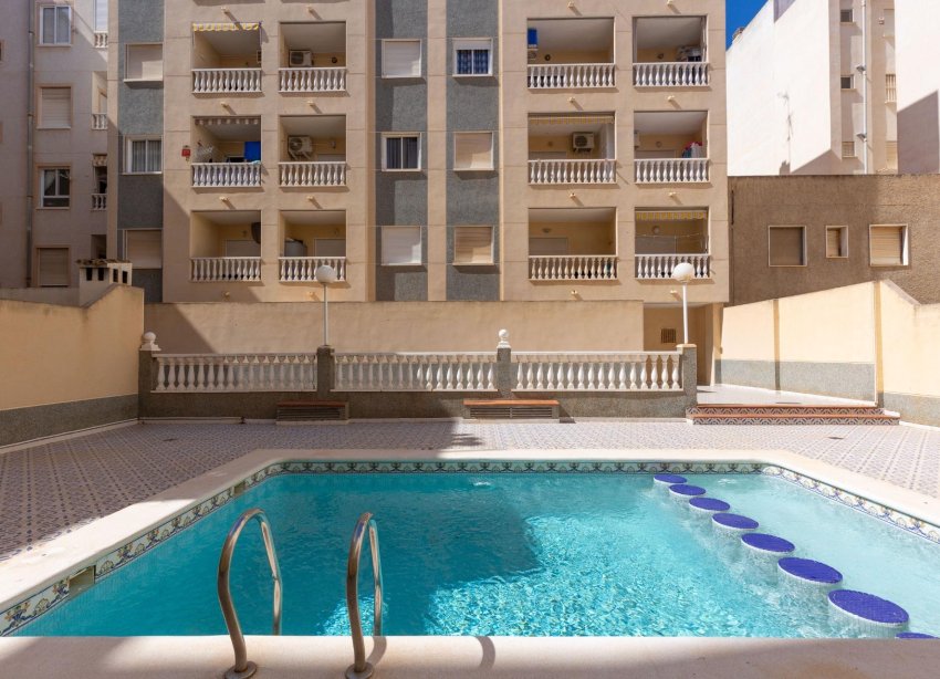 Resale - Apartment - Torrevieja - Estacion de autobuses