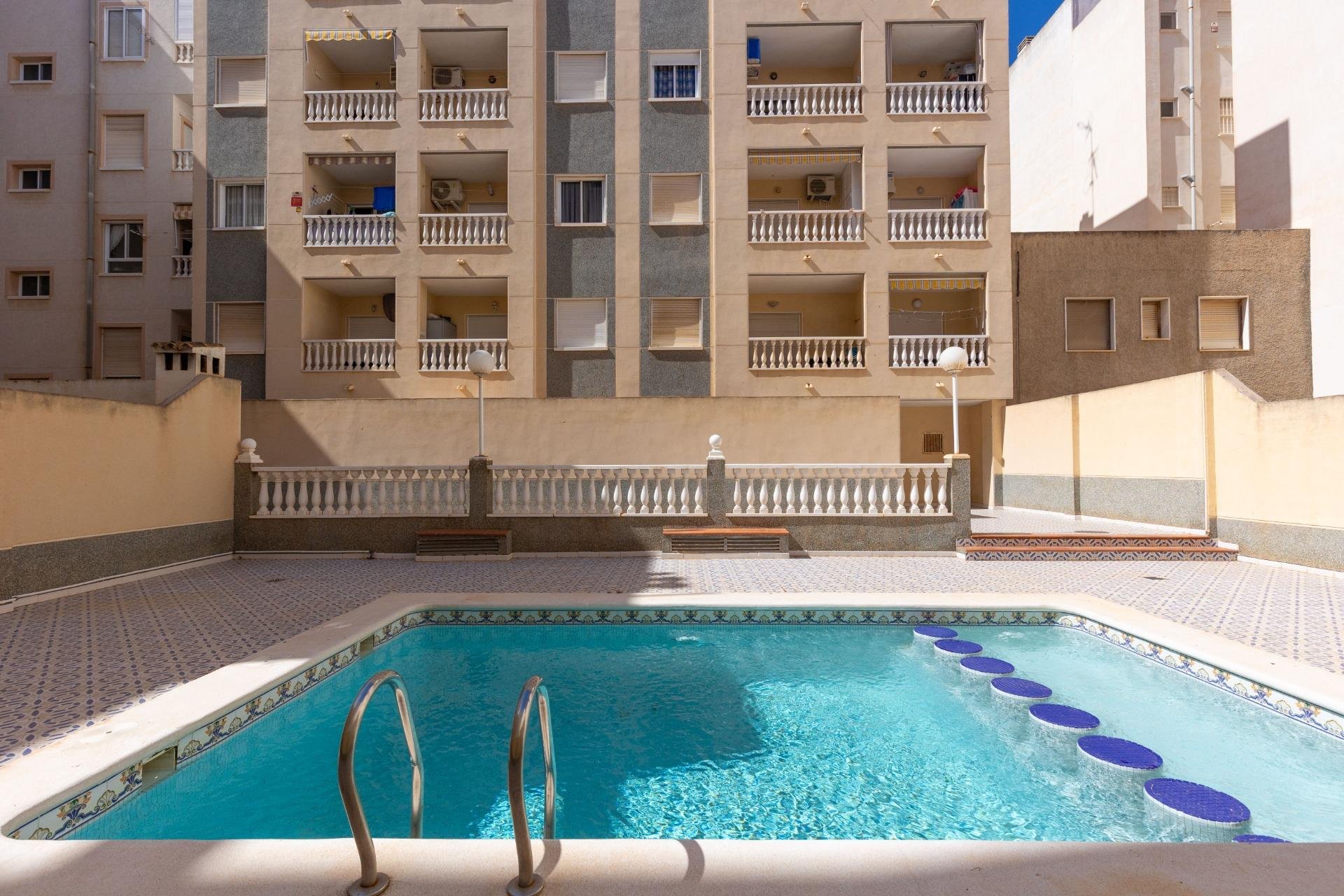 Resale - Apartment - Torrevieja - Estacion de autobuses