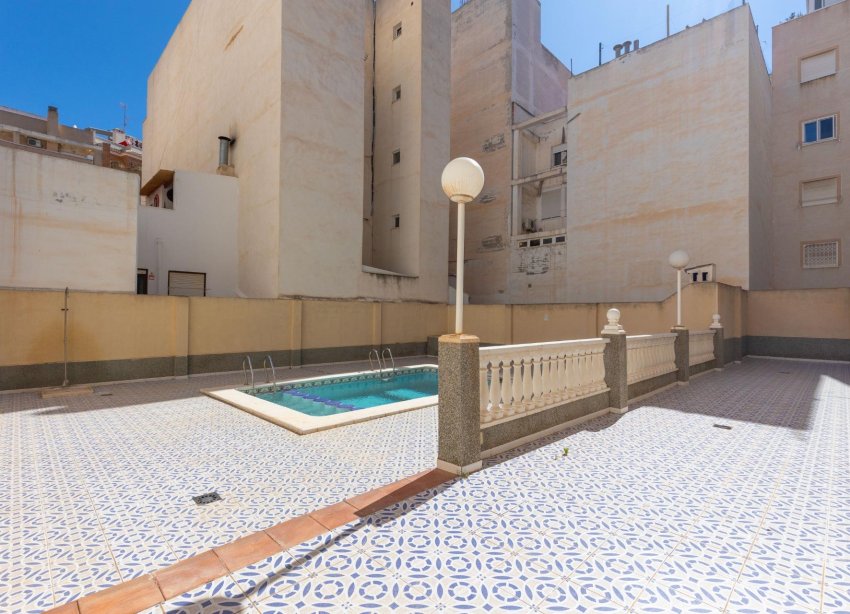 Resale - Apartment - Torrevieja - Estacion de autobuses