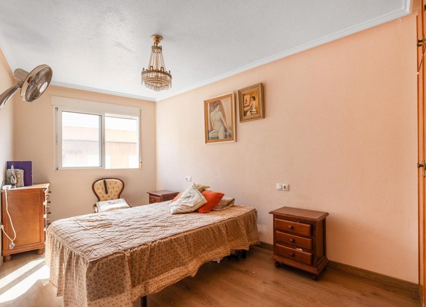 Resale - Apartment - Torrevieja - Estacion de autobuses