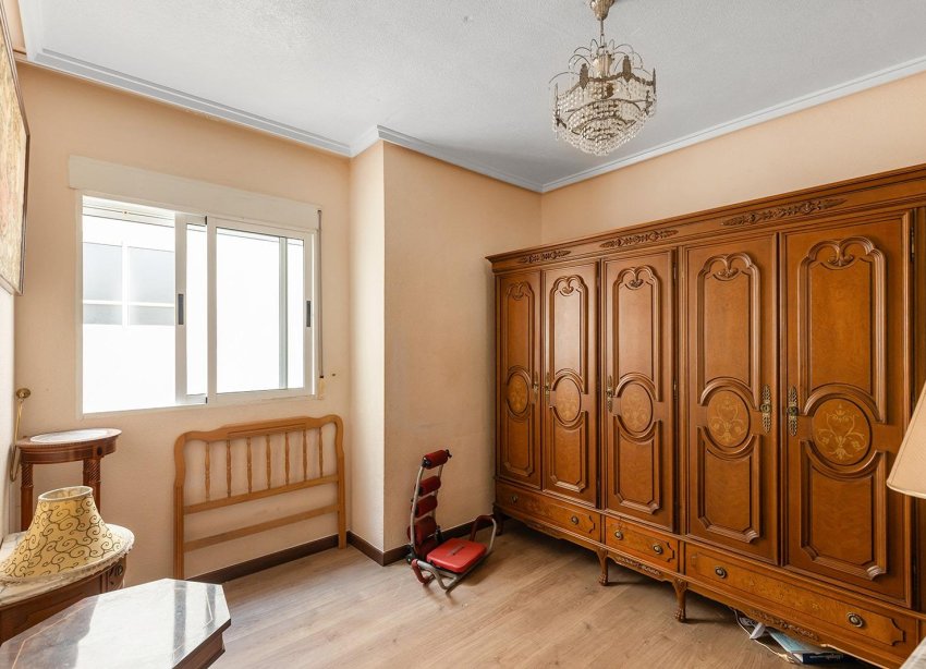 Resale - Apartment - Torrevieja - Estacion de autobuses