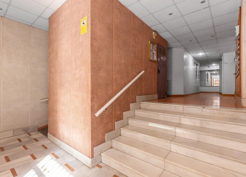 Resale - Apartment - Torrevieja - Estacion de autobuses