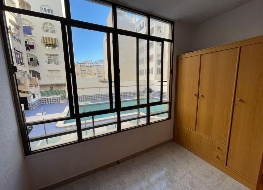 Resale - Apartment - Torrevieja - Estacion de autobuses