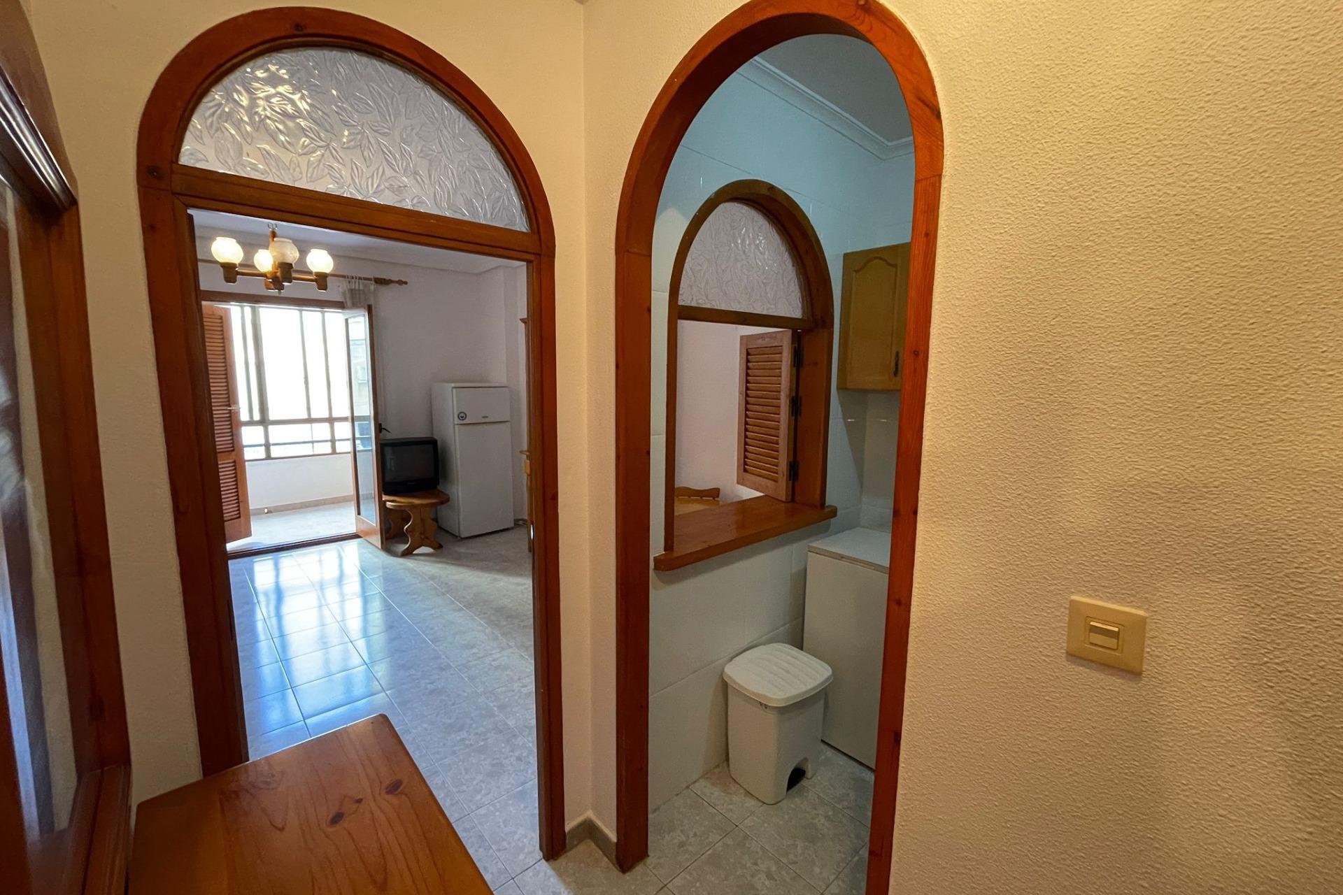 Resale - Apartment - Torrevieja - Estacion de autobuses