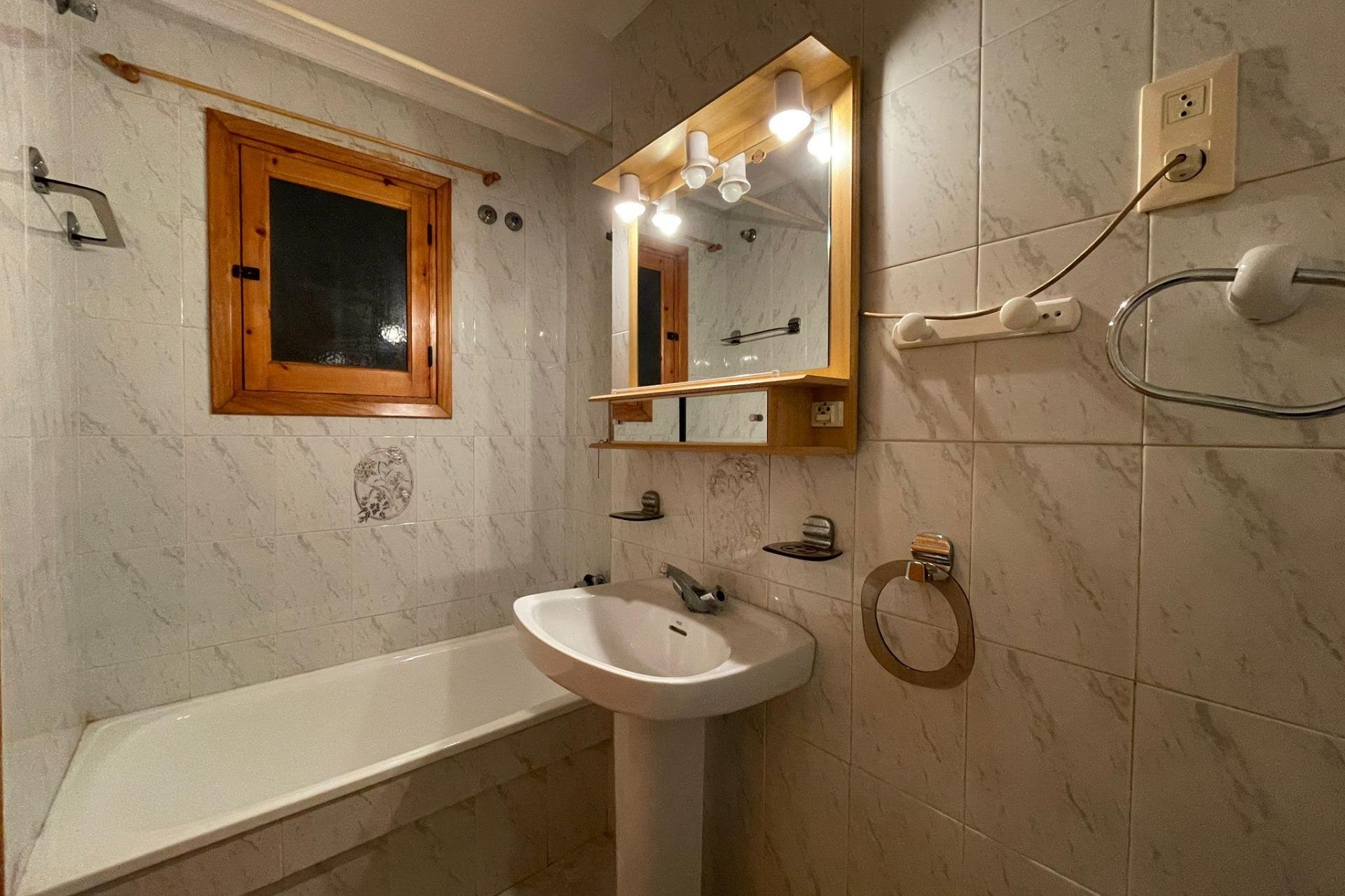 Resale - Apartment - Torrevieja - Estacion de autobuses