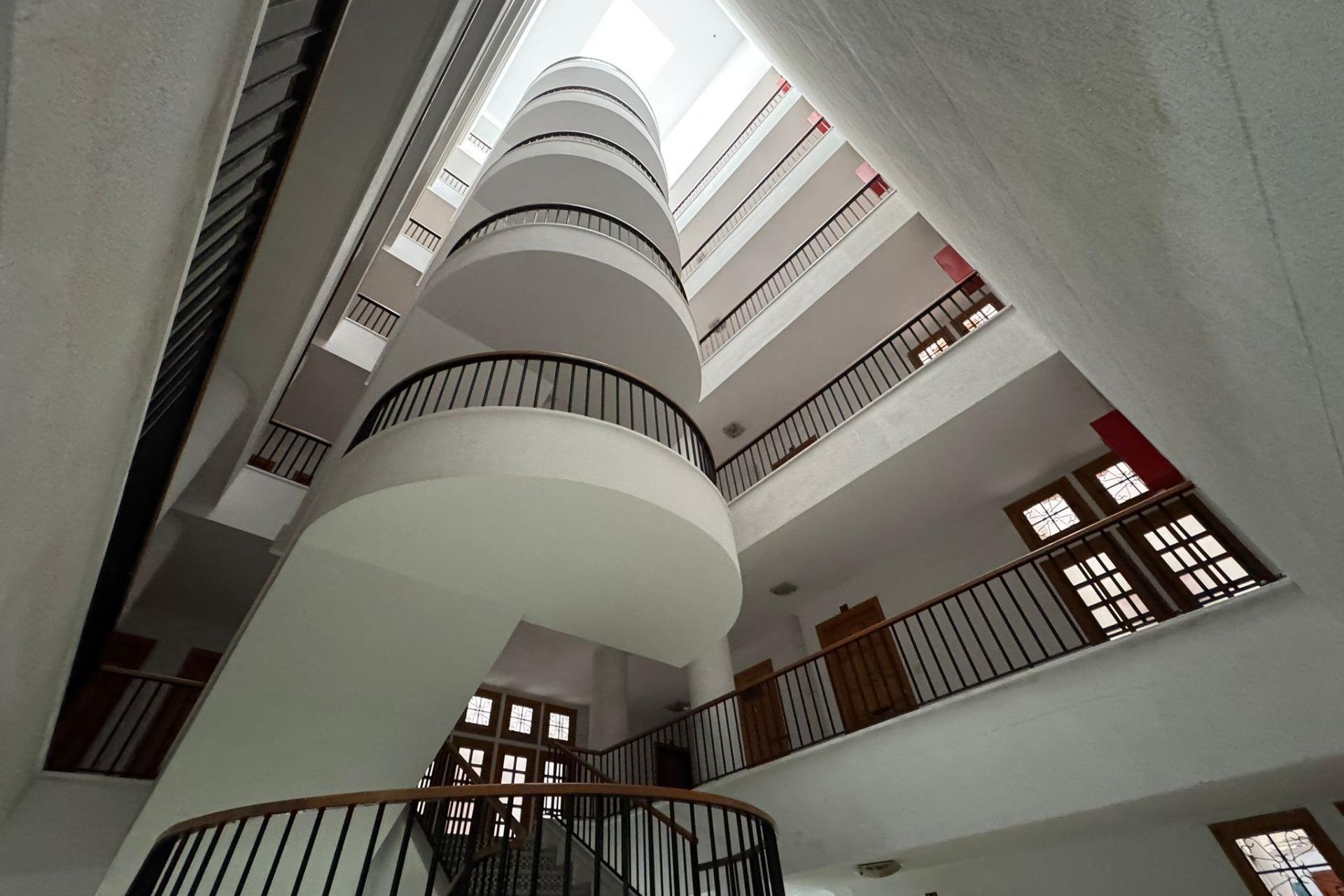 Resale - Apartment - Torrevieja - Estacion de autobuses