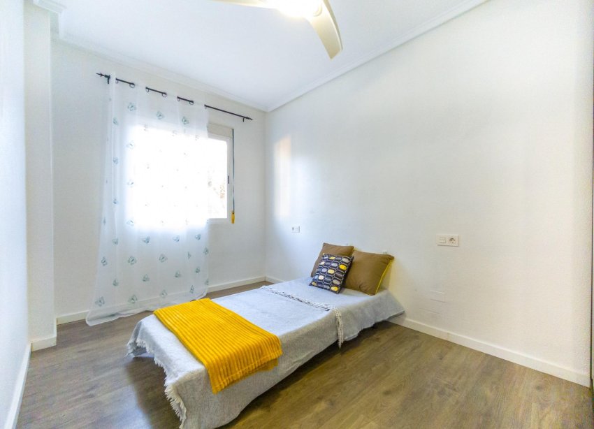 Resale - Apartment - Torrevieja - Estacion de autobuses