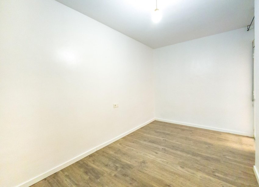 Resale - Apartment - Torrevieja - Estacion de autobuses