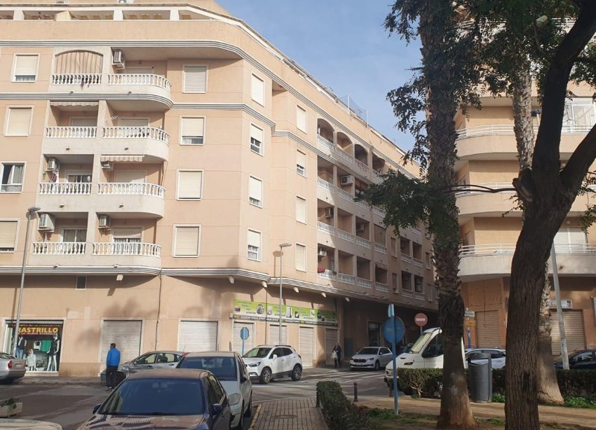 Resale - Apartment - Torrevieja - Estacion de autobuses