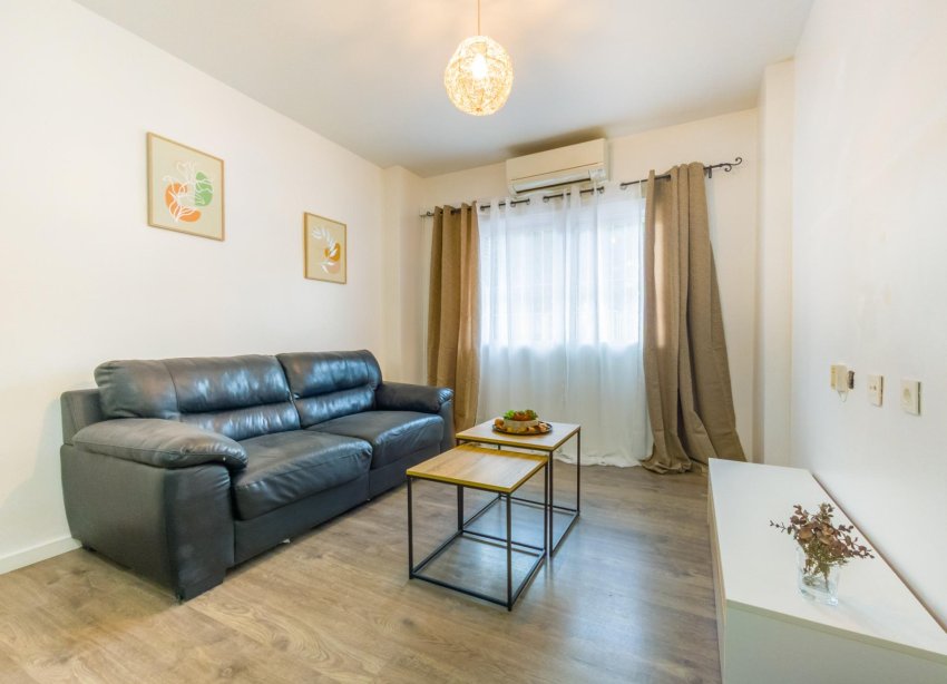 Resale - Apartment - Torrevieja - Estacion de autobuses
