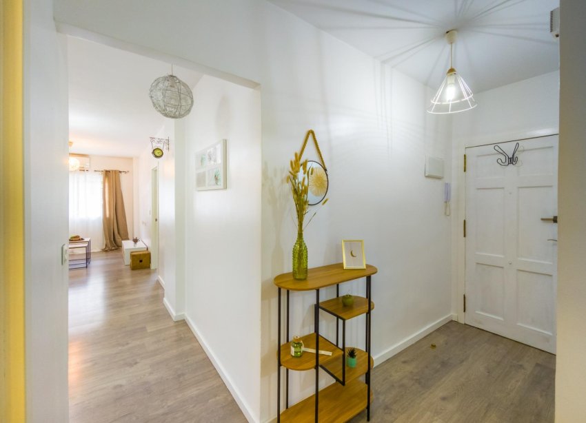 Resale - Apartment - Torrevieja - Estacion de autobuses