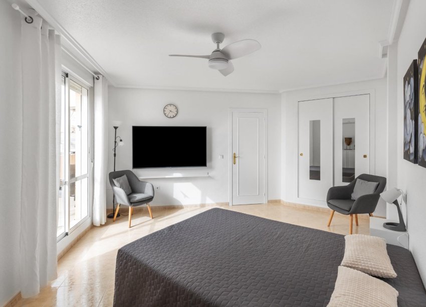 Resale - Apartment - Torrevieja - Estacion de autobuses