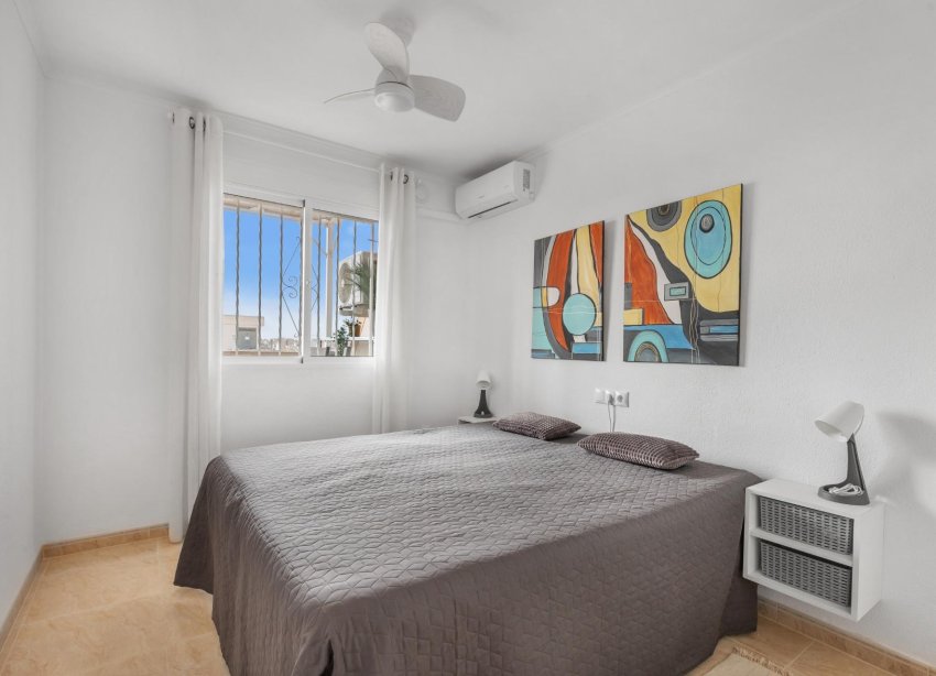 Resale - Apartment - Torrevieja - Estacion de autobuses