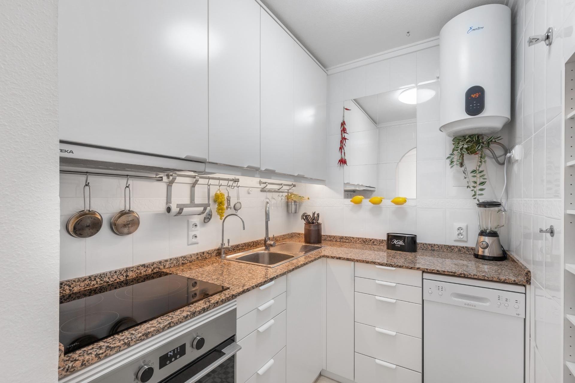 Resale - Apartment - Torrevieja - Estacion de autobuses