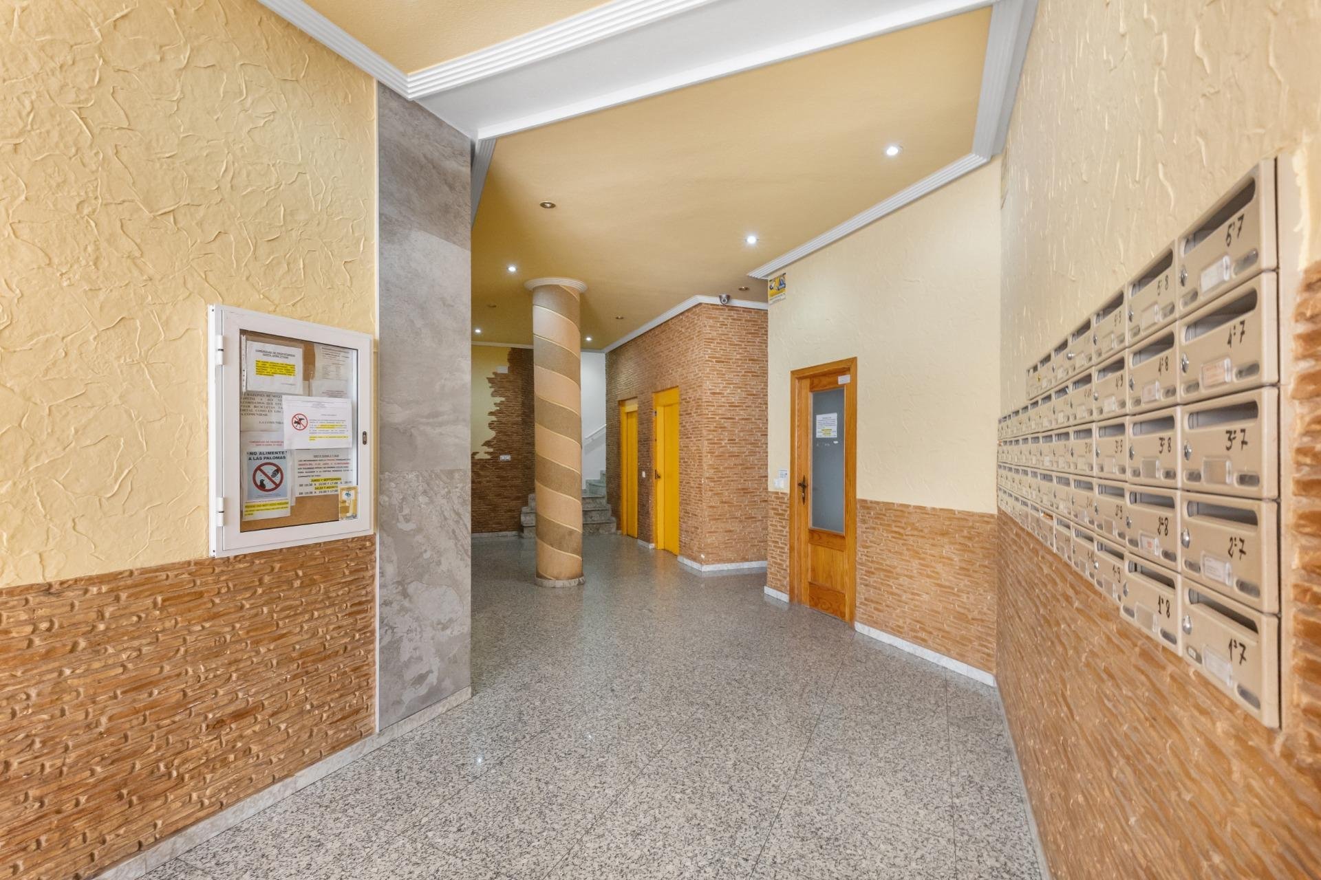 Resale - Apartment - Torrevieja - Estacion de autobuses