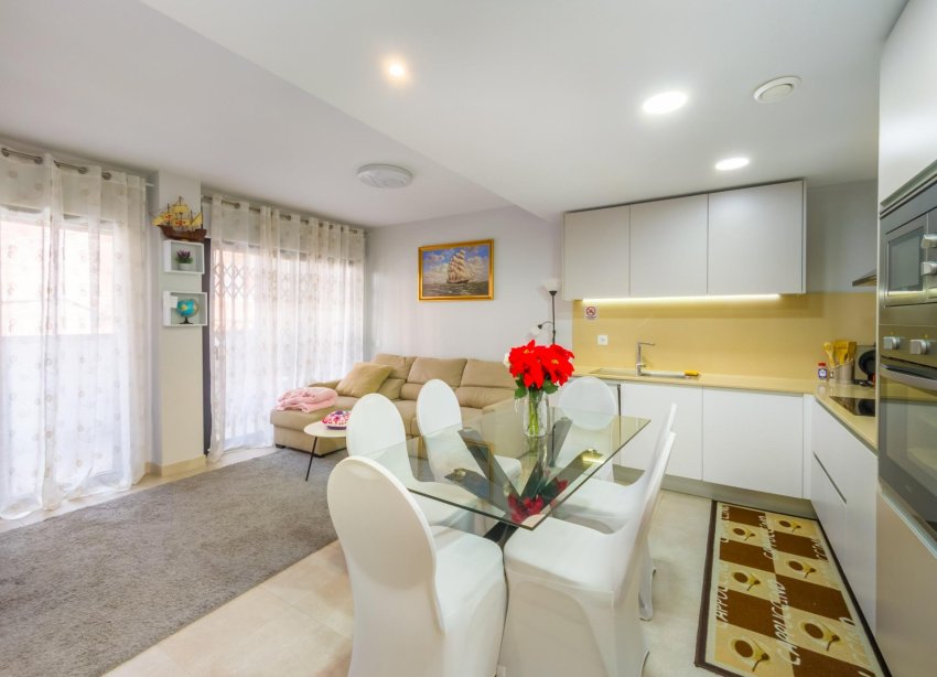 Resale - Apartment - Torrevieja - Estacion de autobuses